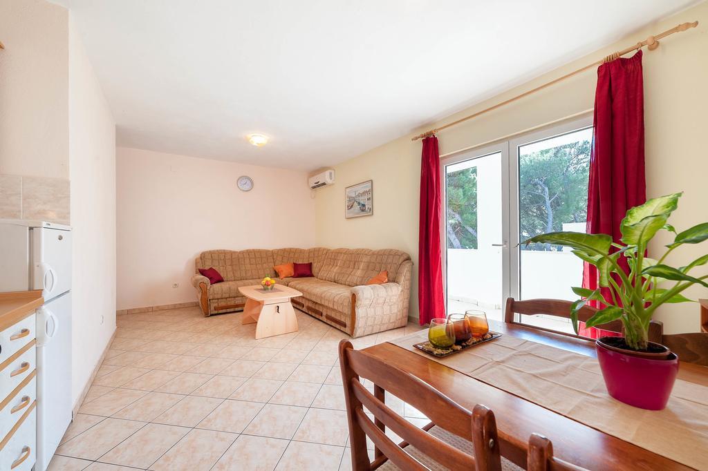 Apartments Maras Шибеник Екстер'єр фото