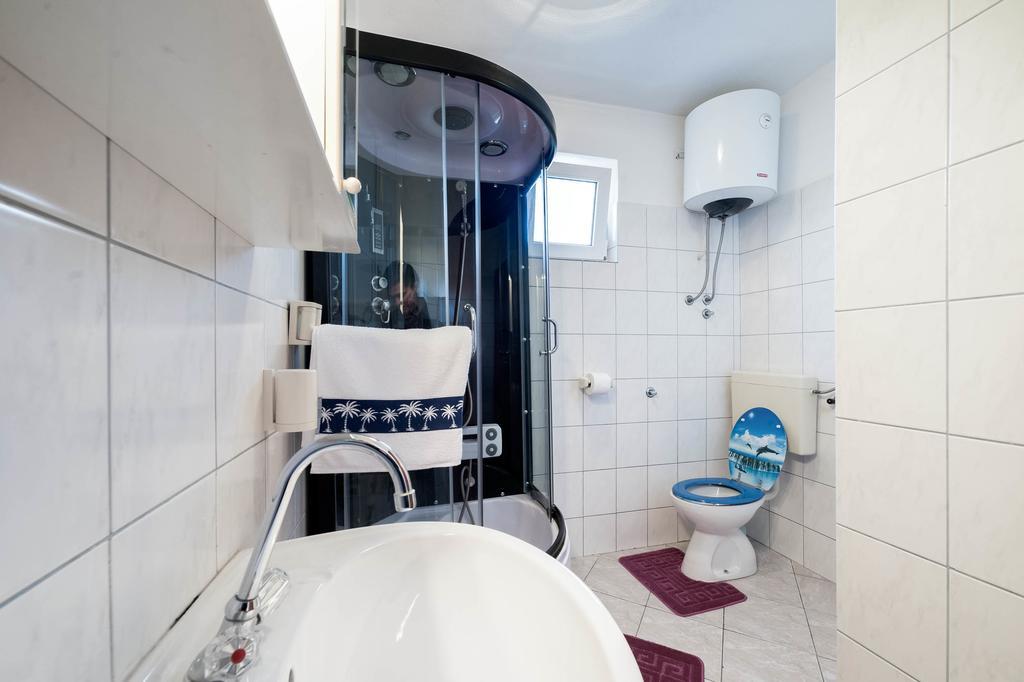 Apartments Maras Шибеник Екстер'єр фото