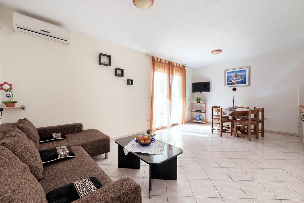 Apartments Maras Шибеник Екстер'єр фото