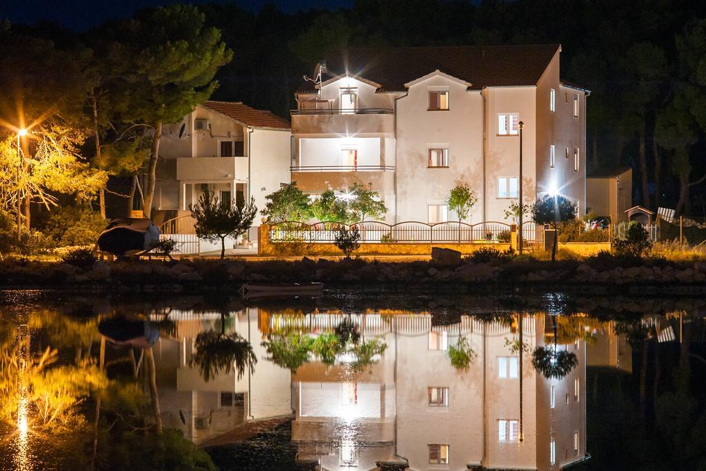 Apartments Maras Шибеник Екстер'єр фото
