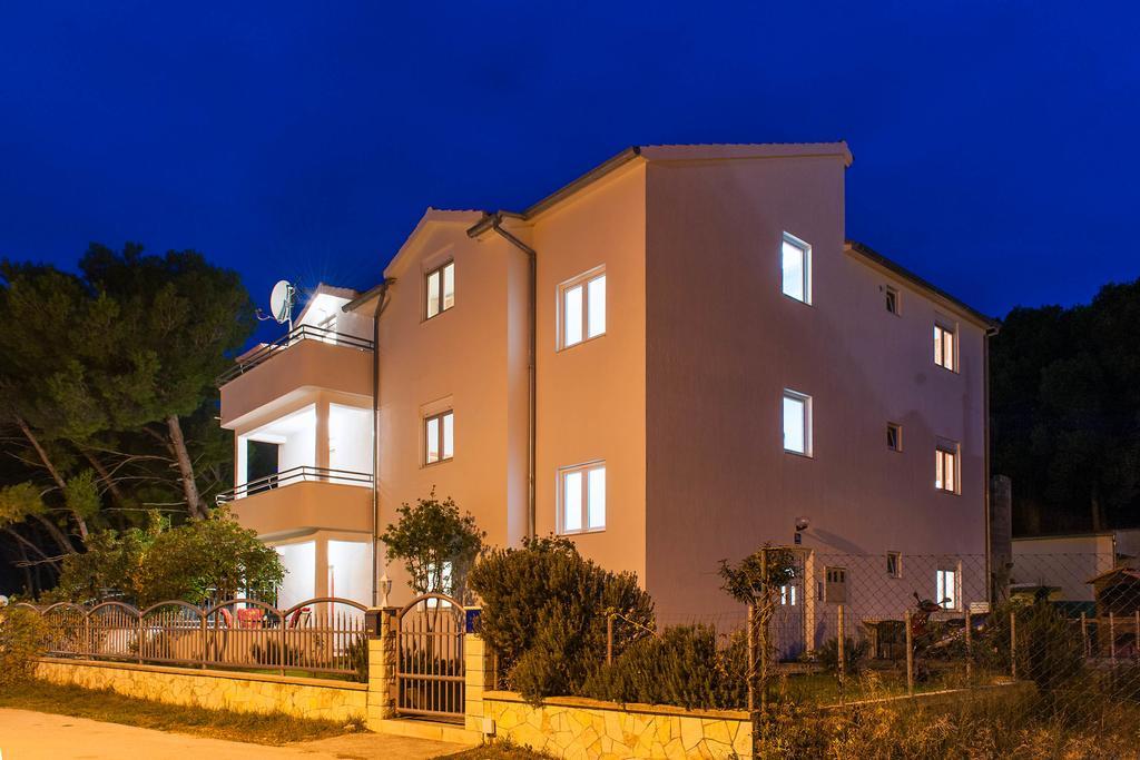 Apartments Maras Шибеник Екстер'єр фото
